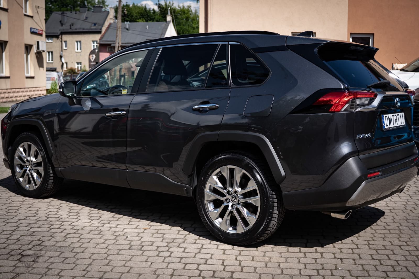 Toyota RAV4 Executive 4x4 — zdjęcie 14