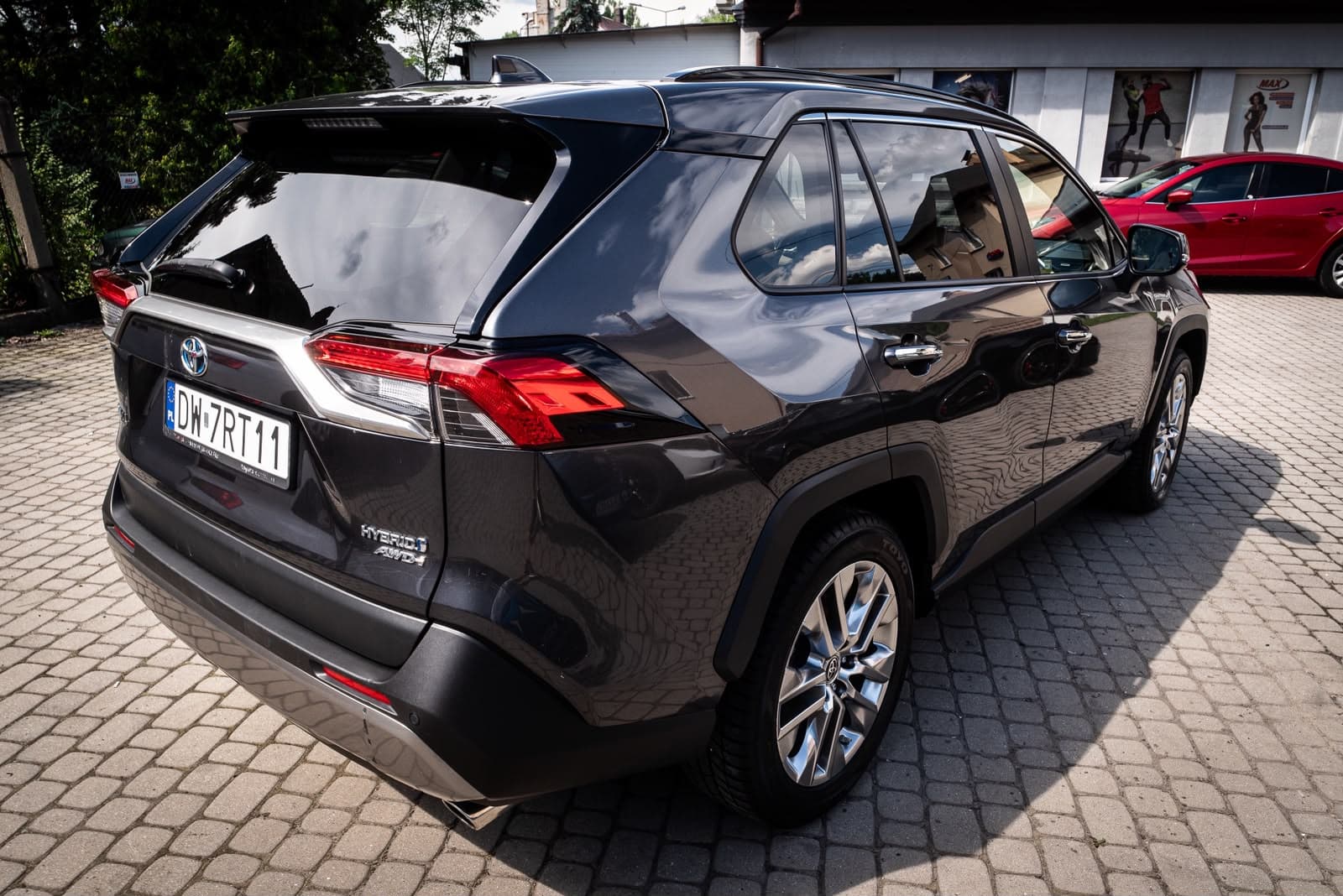 Toyota RAV4 Executive 4x4 — zdjęcie 15
