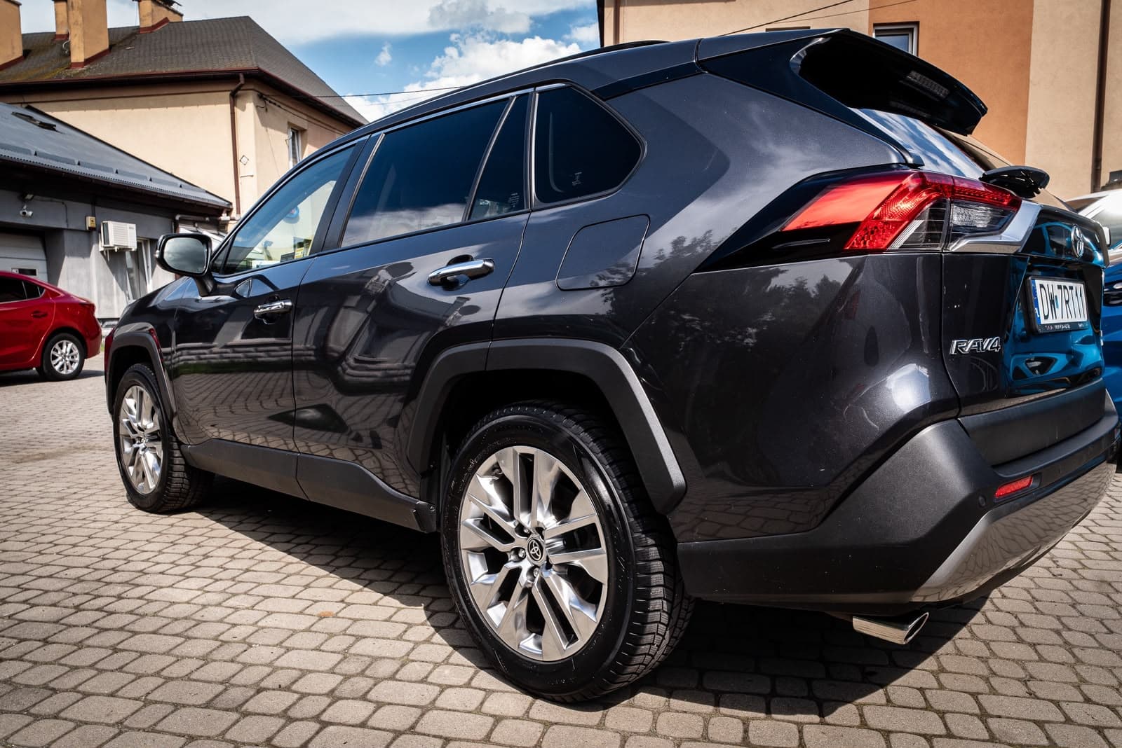 Toyota RAV4 Executive 4x4 — zdjęcie 4