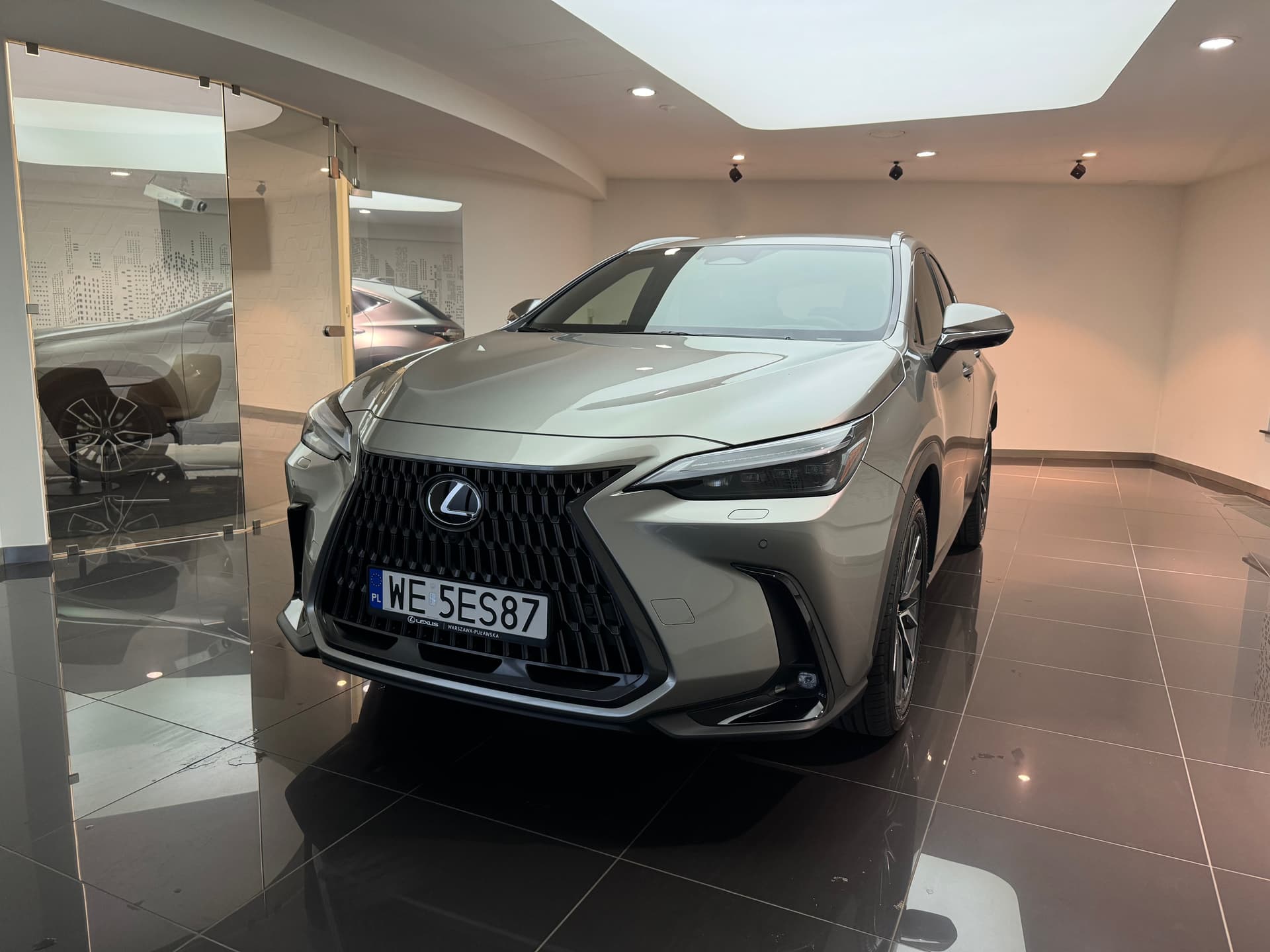 Lexus NX 350h Omotenashi AWD CVT — zdjęcie 2