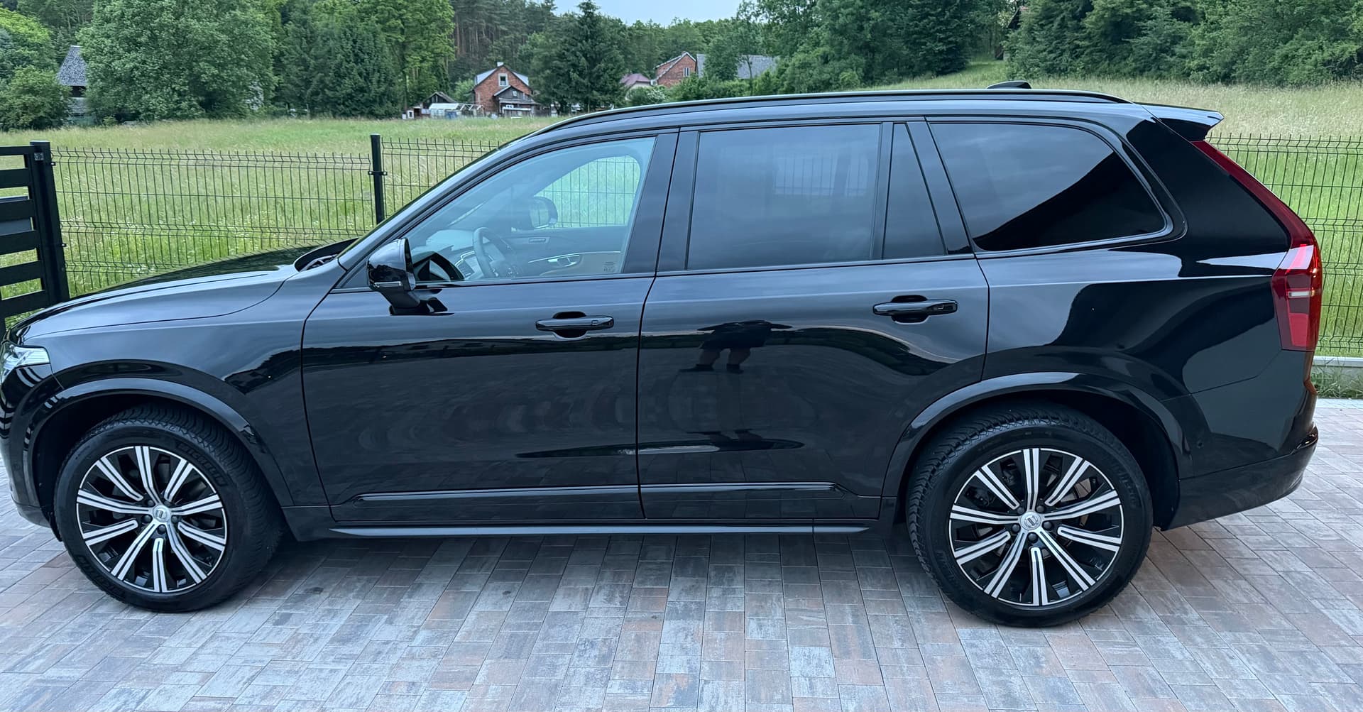 Volvo XC90 Plus — zdjęcie 13