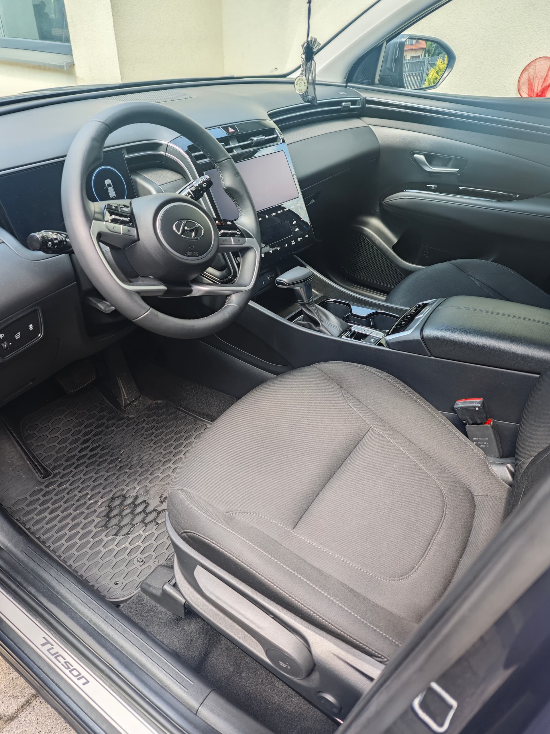 Hyundai Tucson Executive 1.6 T-GDI 4WD — zdjęcie 4