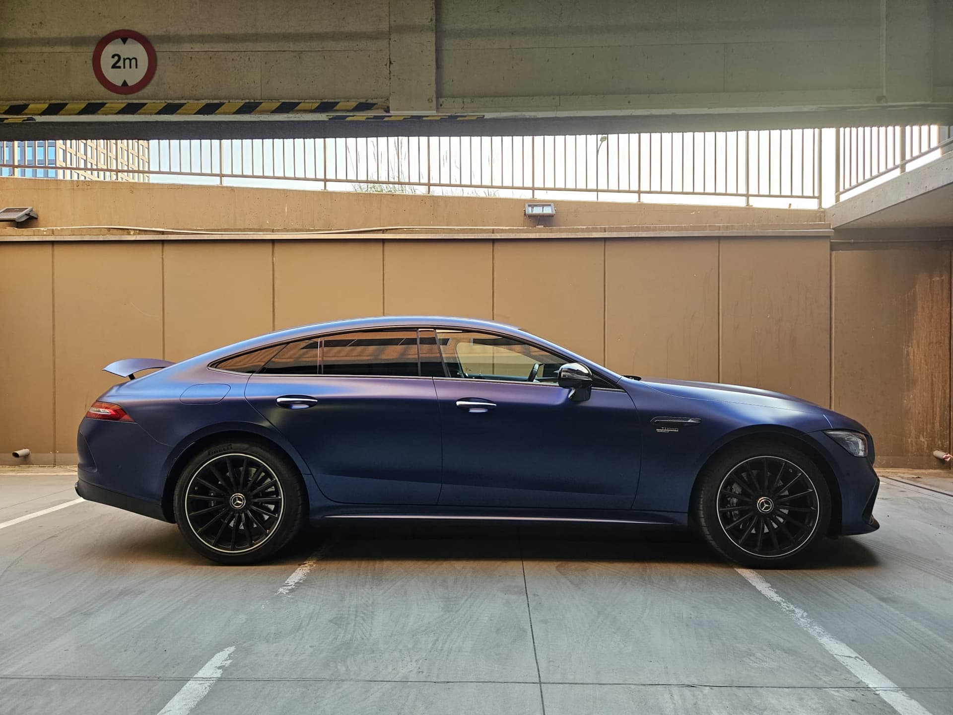 Mercedes-Benz AMG GT 43 4-Door — zdjęcie 3