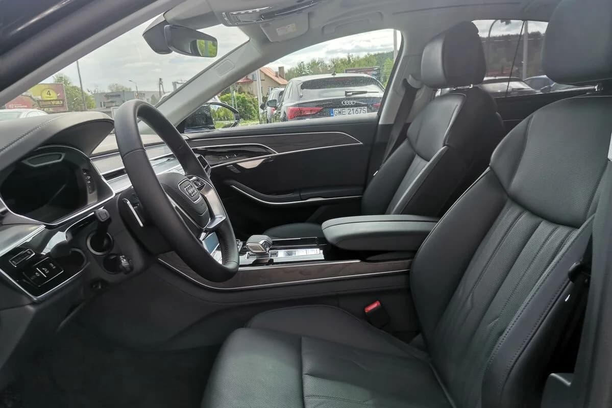 Audi A8 — zdjęcie 8