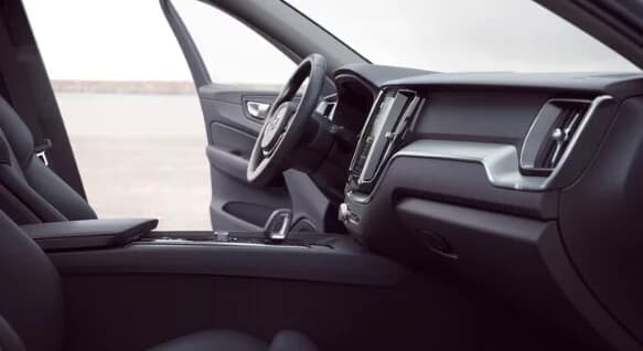 Volvo XC60 B4 Plus — zdjęcie 4