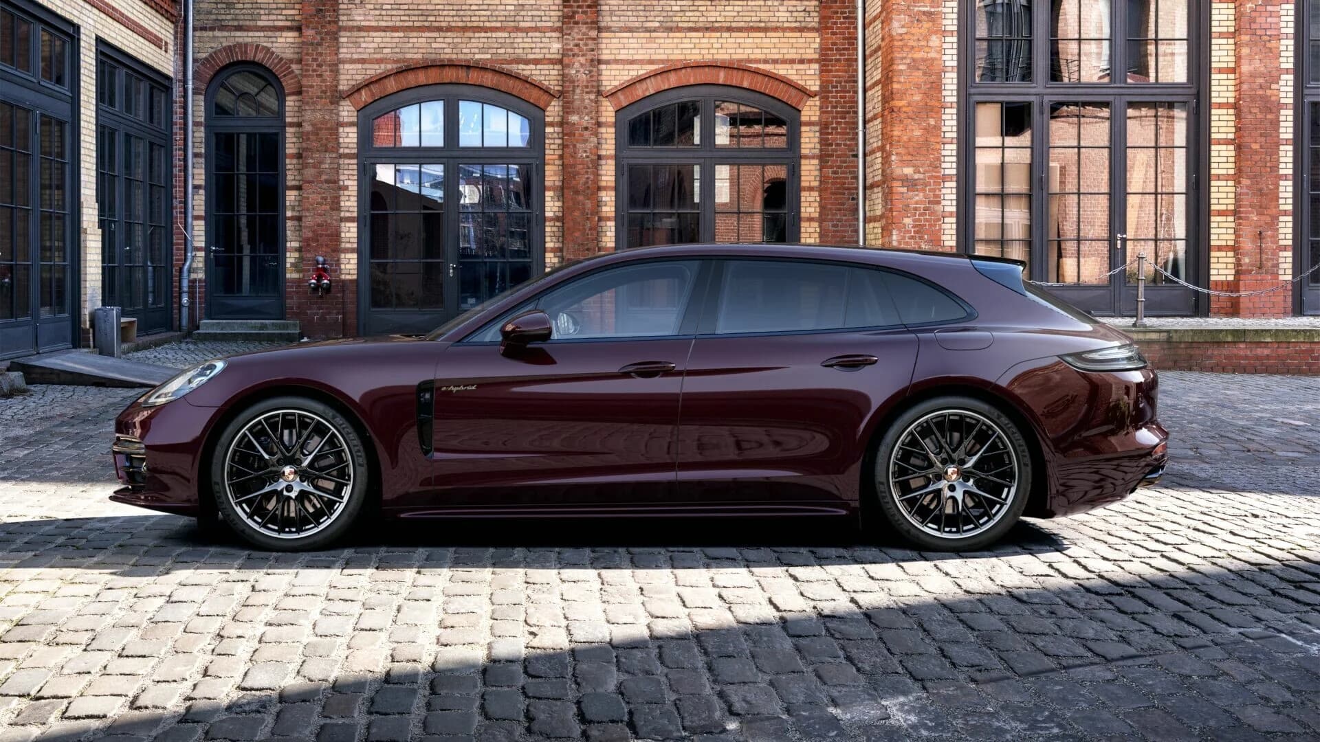 Porsche Panamera 4 E-Hybrid Platinum Edition — zdjęcie 3