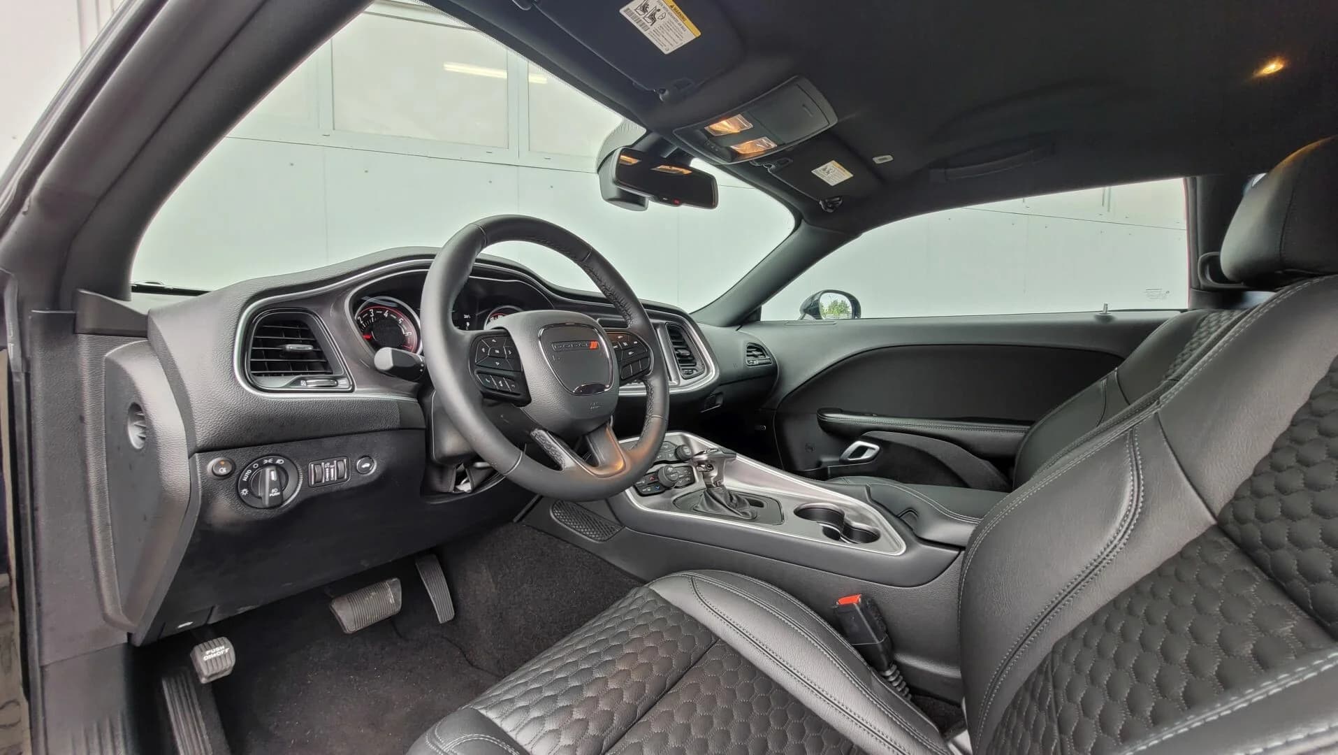 Dodge Challanger SXT RWD — zdjęcie 5