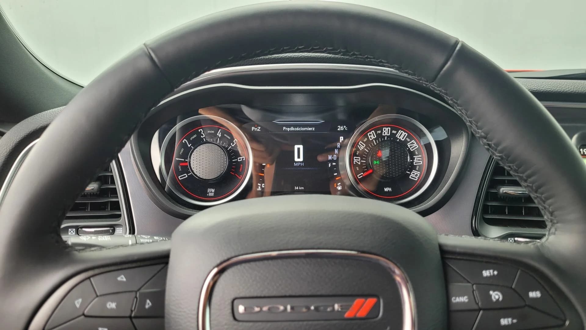 Dodge Challanger SXT RWD — zdjęcie 4