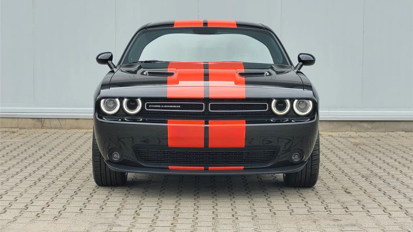 Dodge Challanger SXT RWD — zdjęcie 9