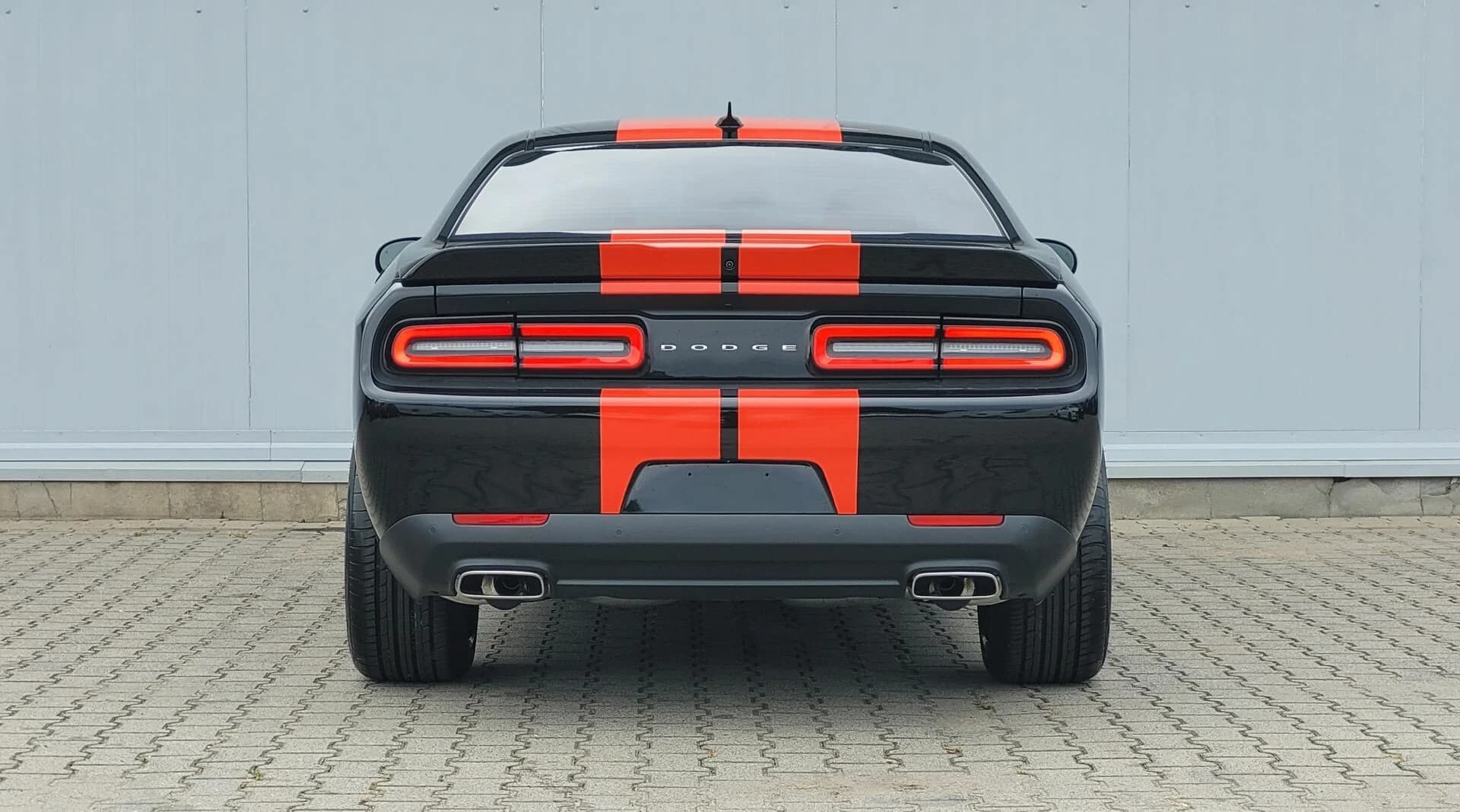 Dodge Challanger SXT RWD — zdjęcie 10
