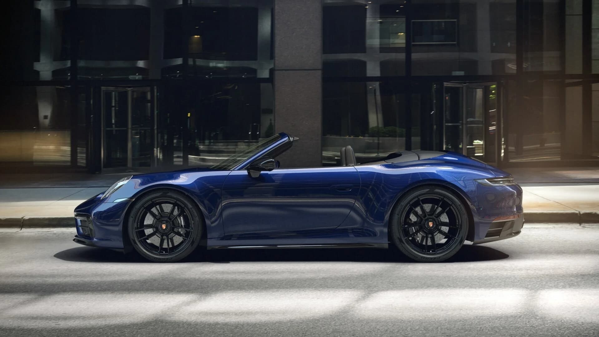 Porsche 911 4GTS Cabrio — zdjęcie 2
