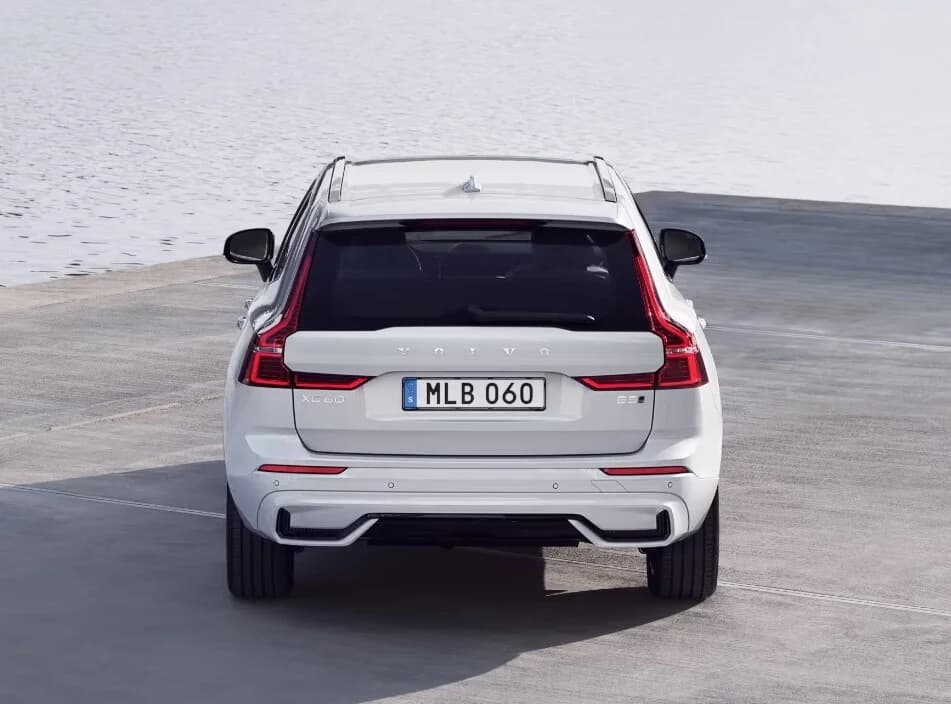 Volvo XC60 B4 — zdjęcie 2