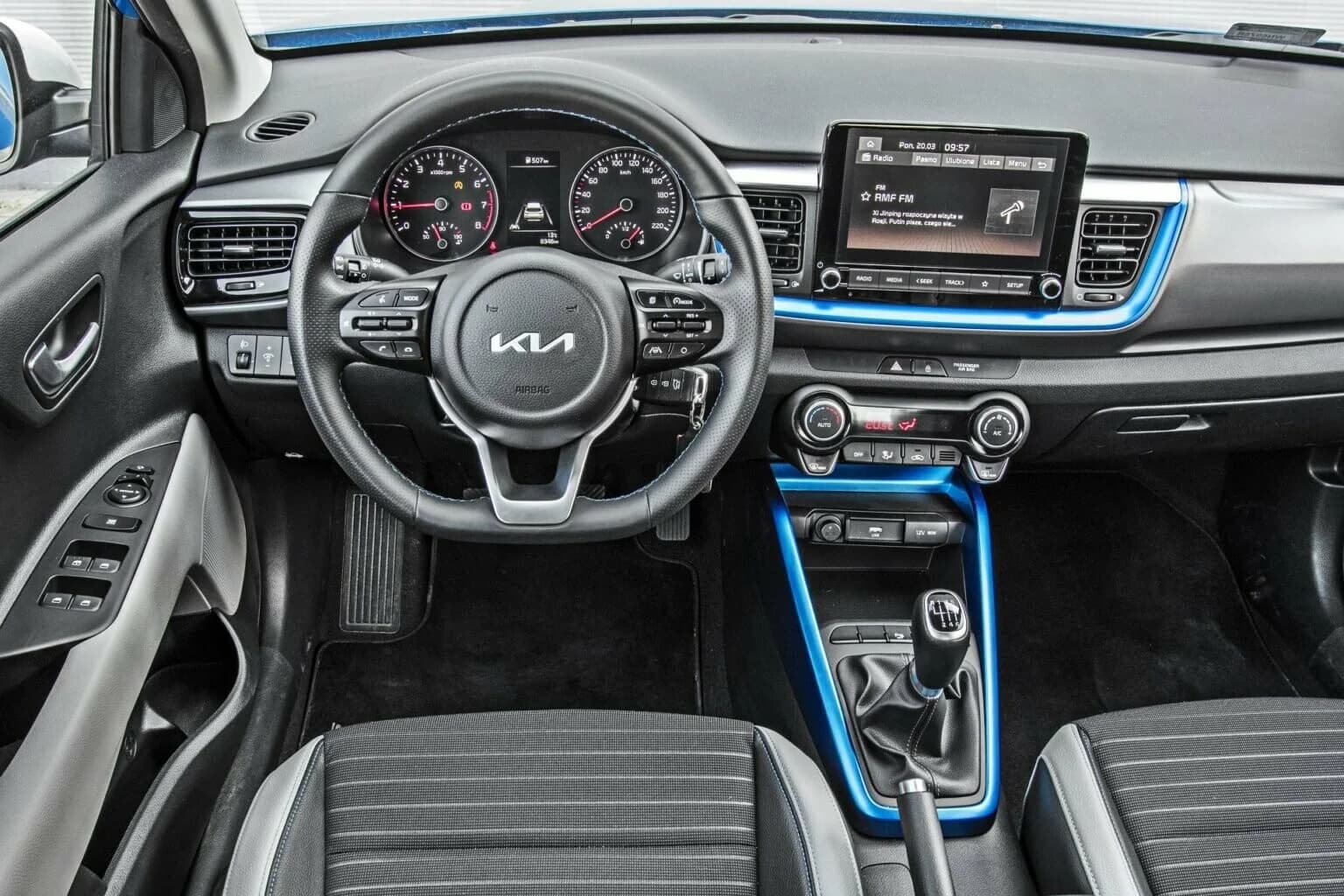 KIA Stonic — zdjęcie 7