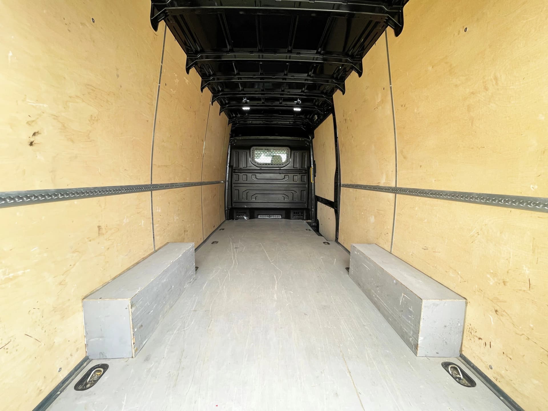 Volkswagen Crafter Furgon — zdjęcie 9