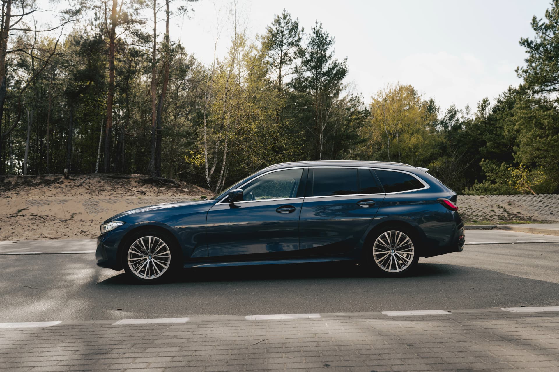 BMW Seria 3 Touring 320d xDrive — zdjęcie 5