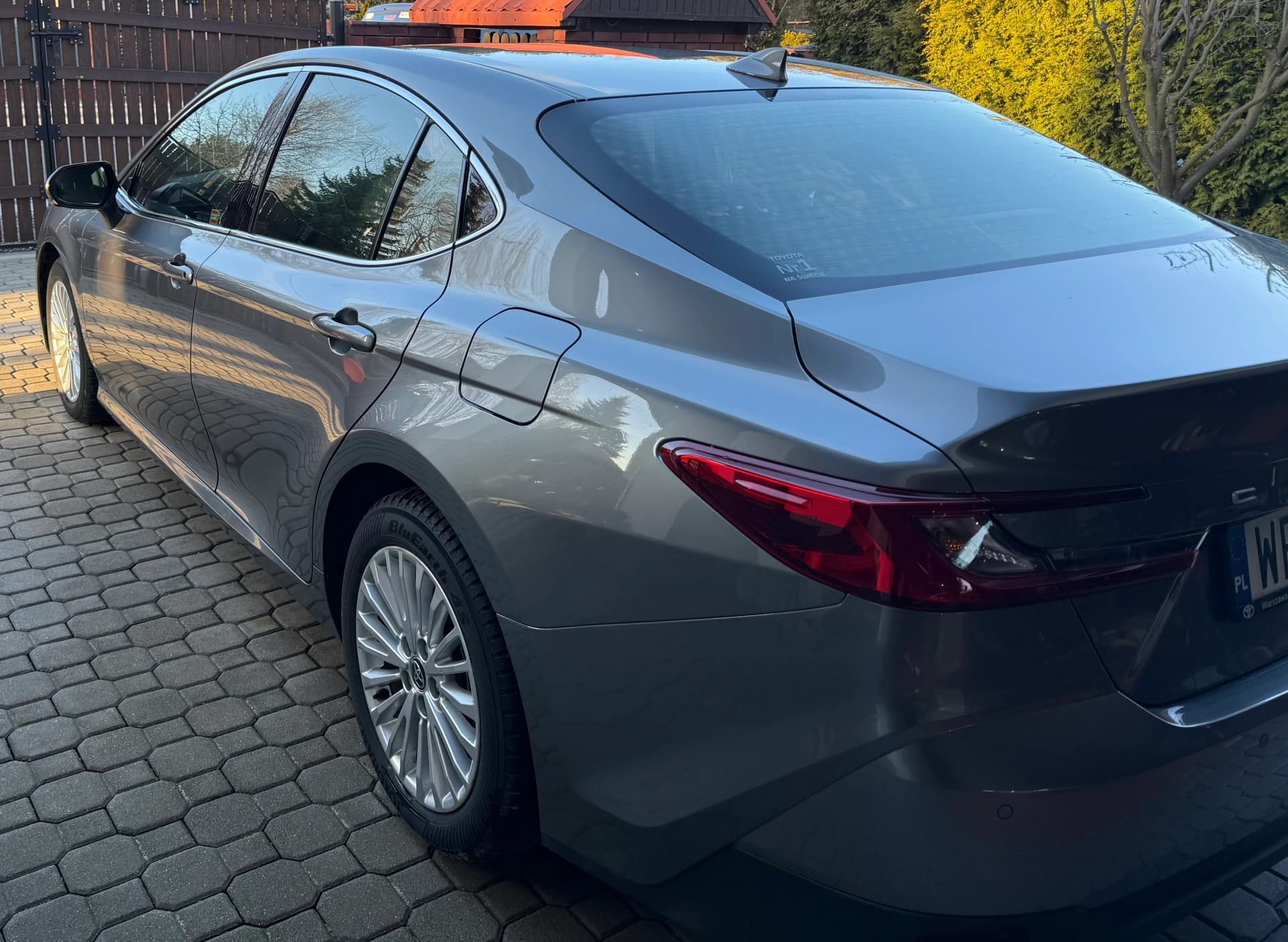 Toyota Camry — zdjęcie 7