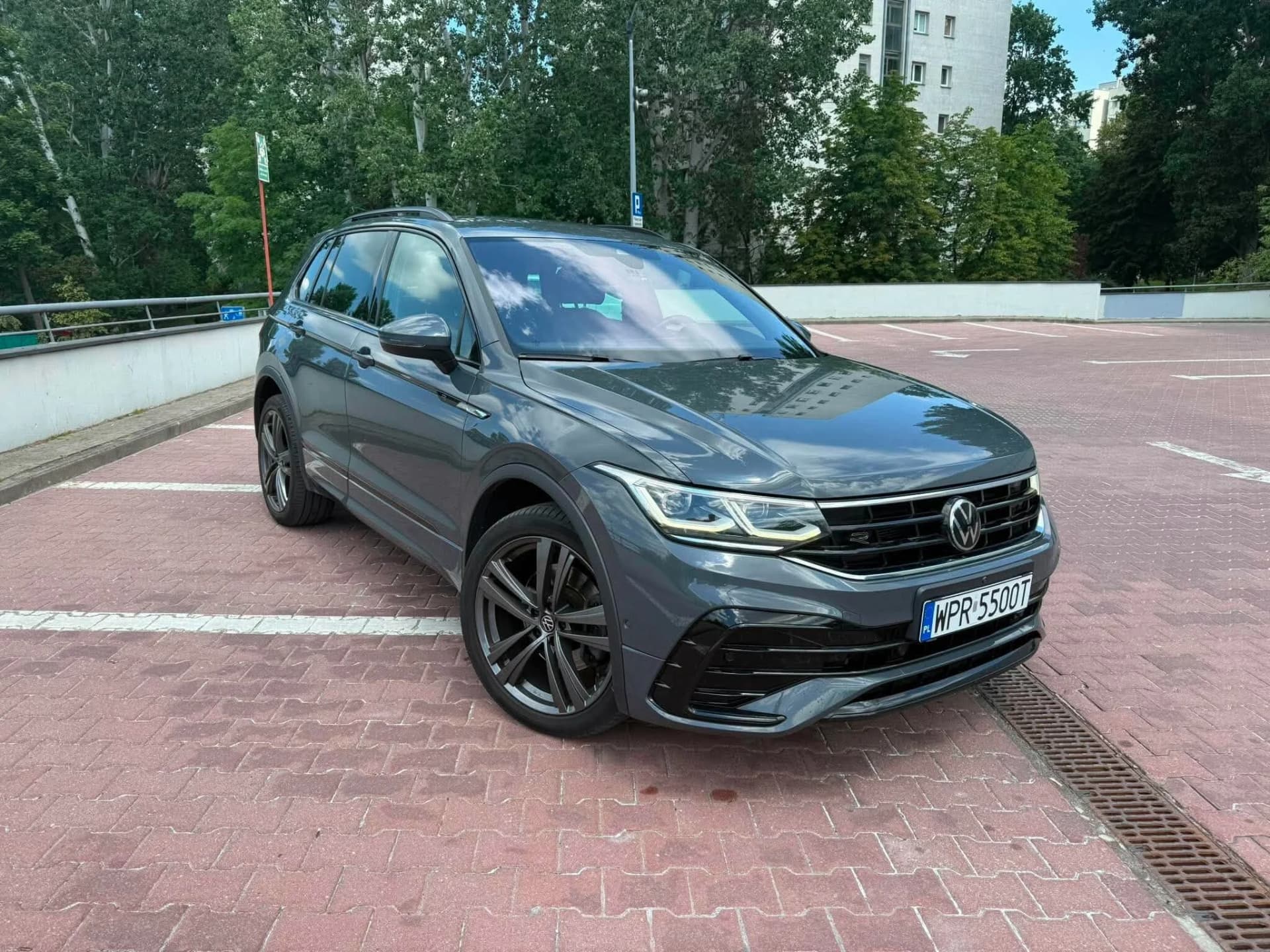 Volkswagen Tiguan R-Line — zdjęcie 2