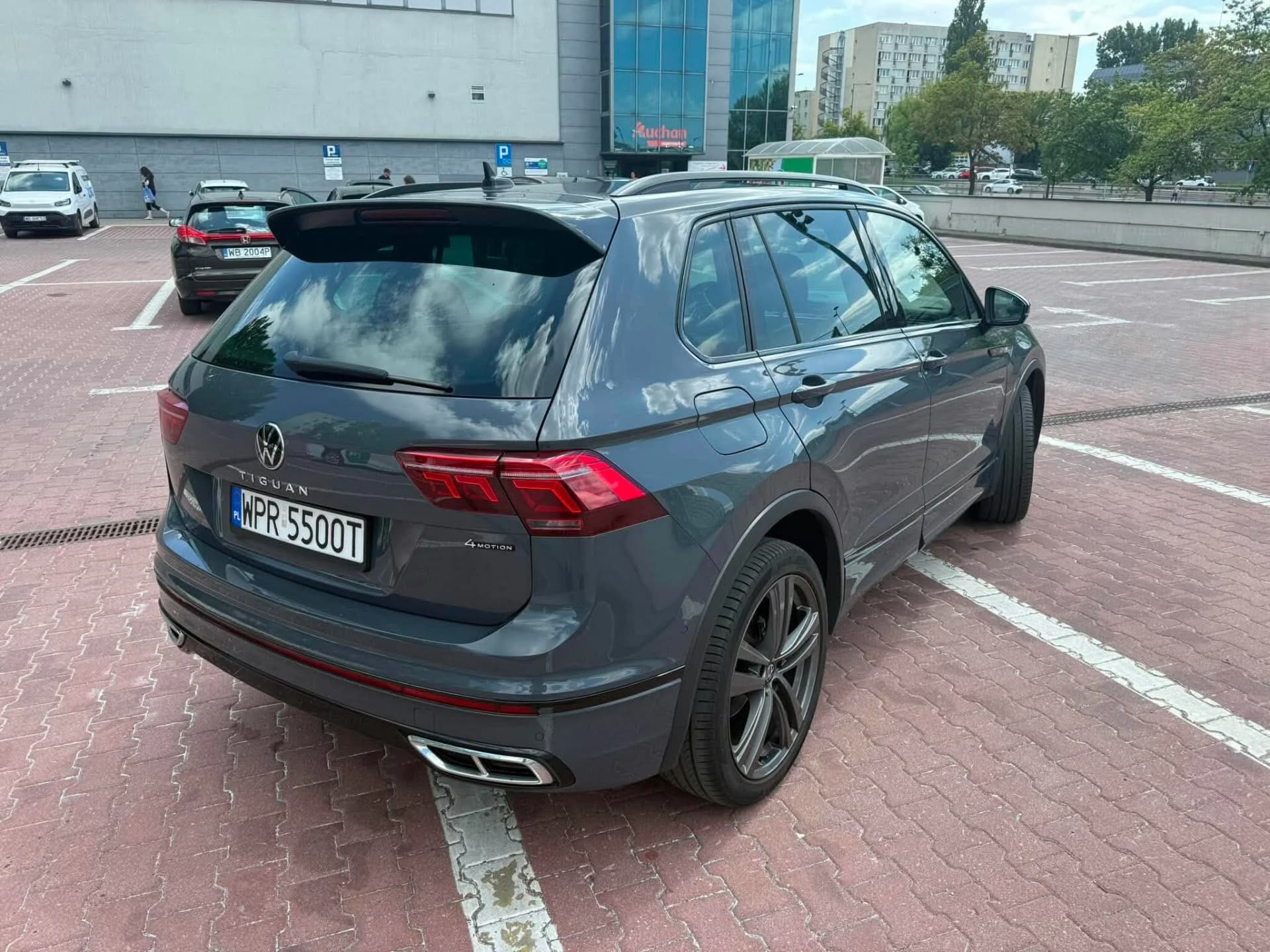 Volkswagen Tiguan R-Line — zdjęcie 4