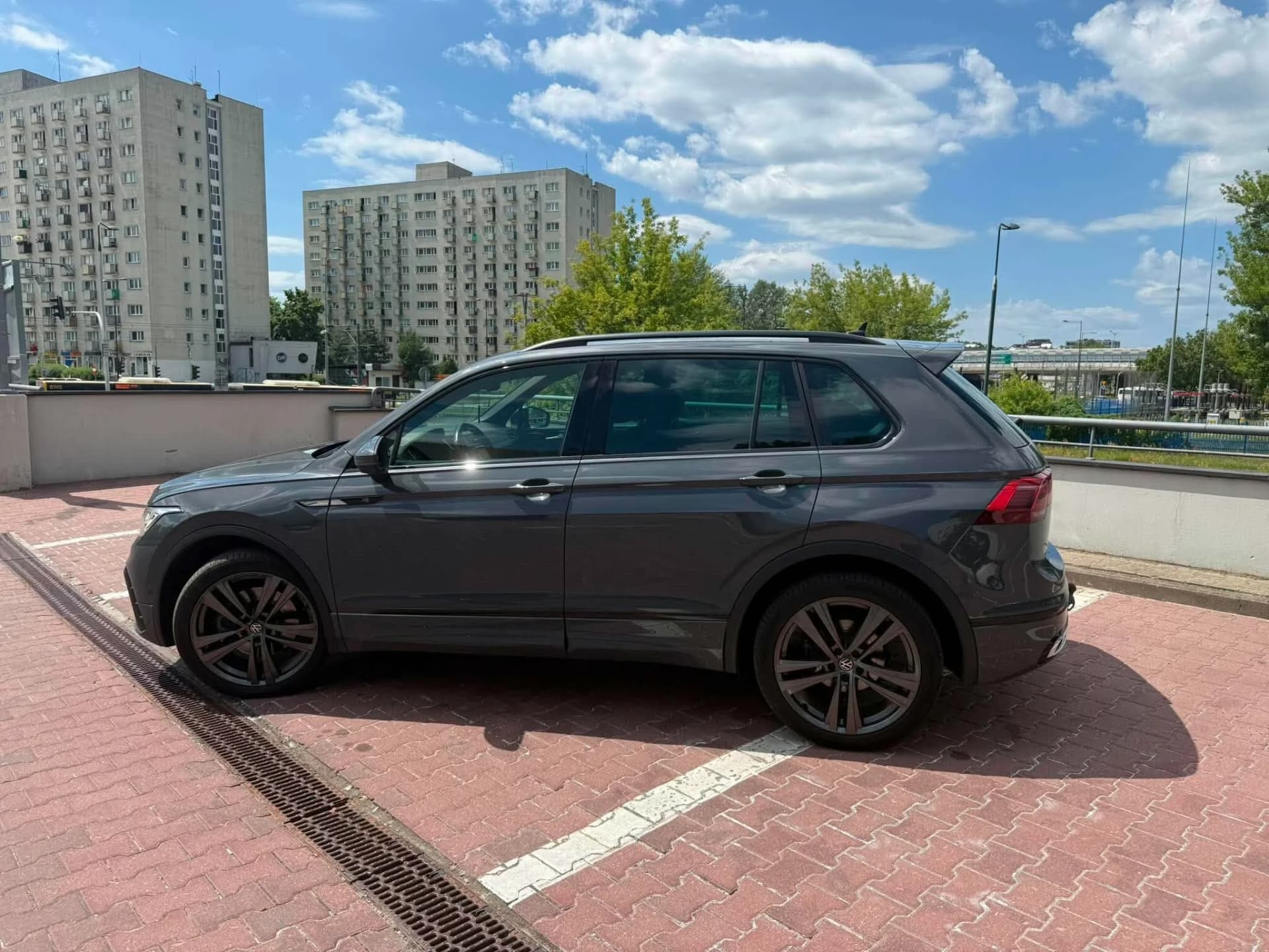 Volkswagen Tiguan R-Line — zdjęcie 8