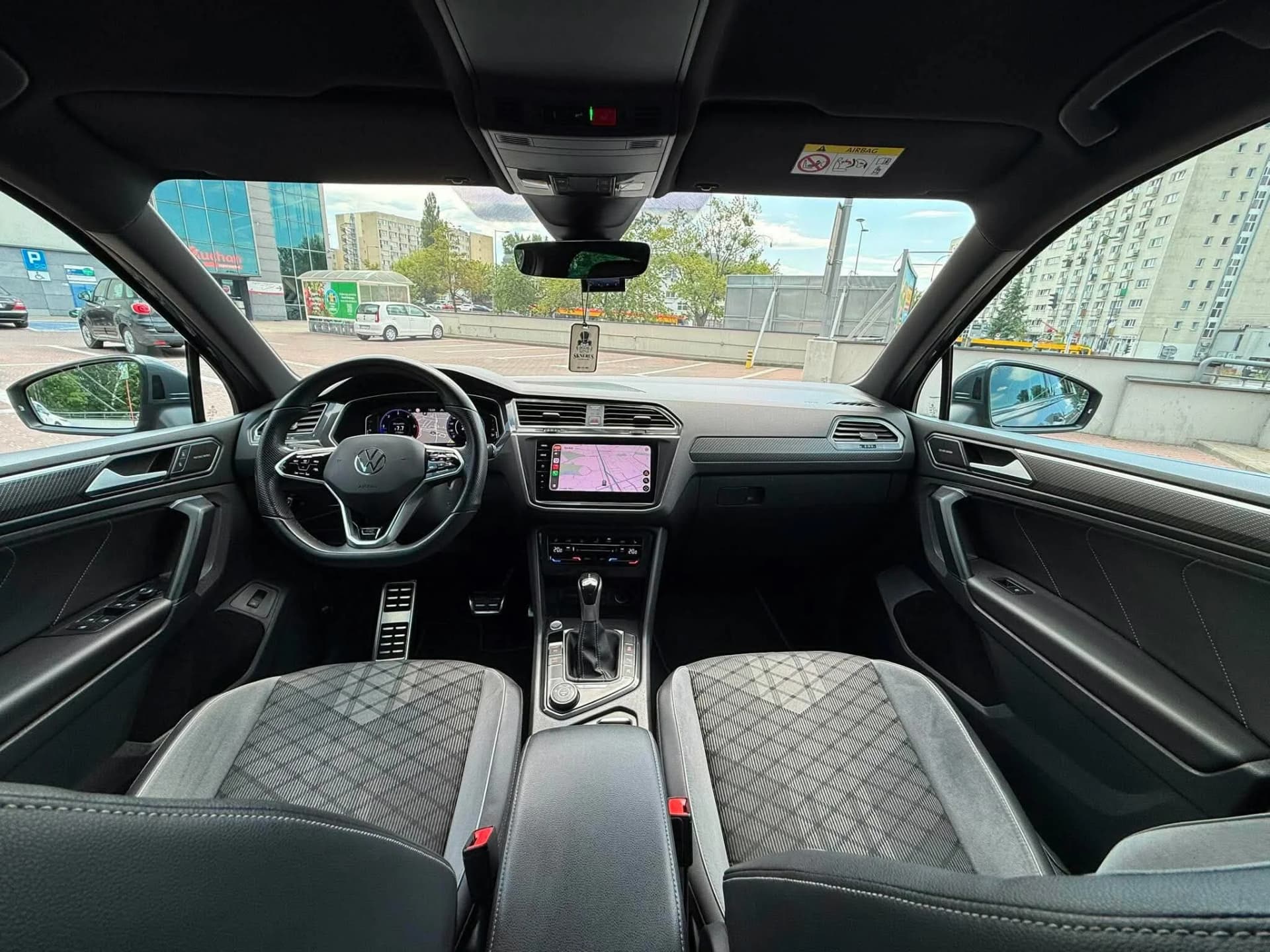 Volkswagen Tiguan R-Line — zdjęcie 10