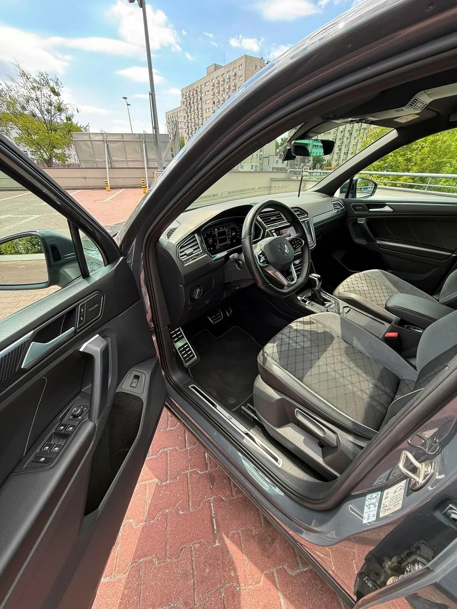 Volkswagen Tiguan R-Line — zdjęcie 12