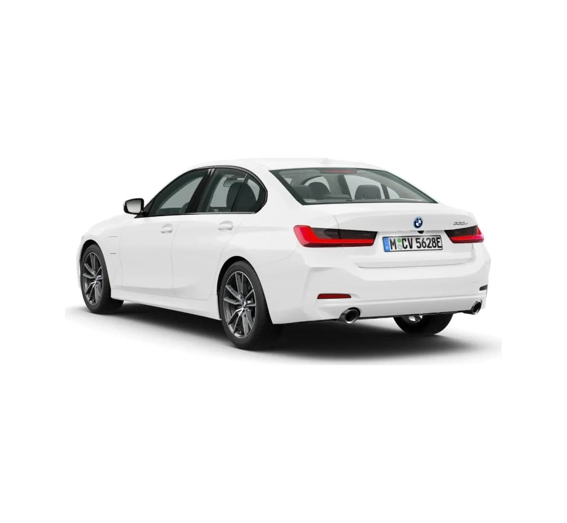 BMW Seria 3 Sedan 330e — zdjęcie 4