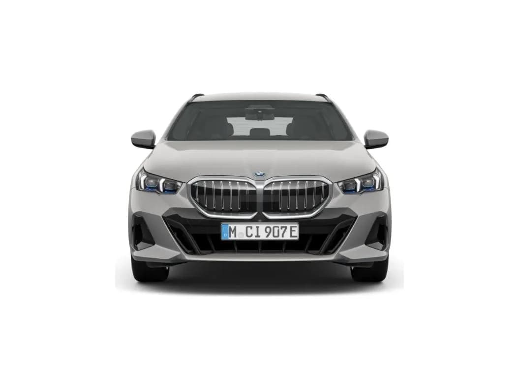 BMW Seria 5 Touring 550e xDrive — zdjęcie 6