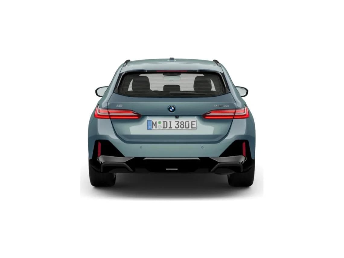 BMW Seria 5 Touring i5 eDrive 40 — zdjęcie 4