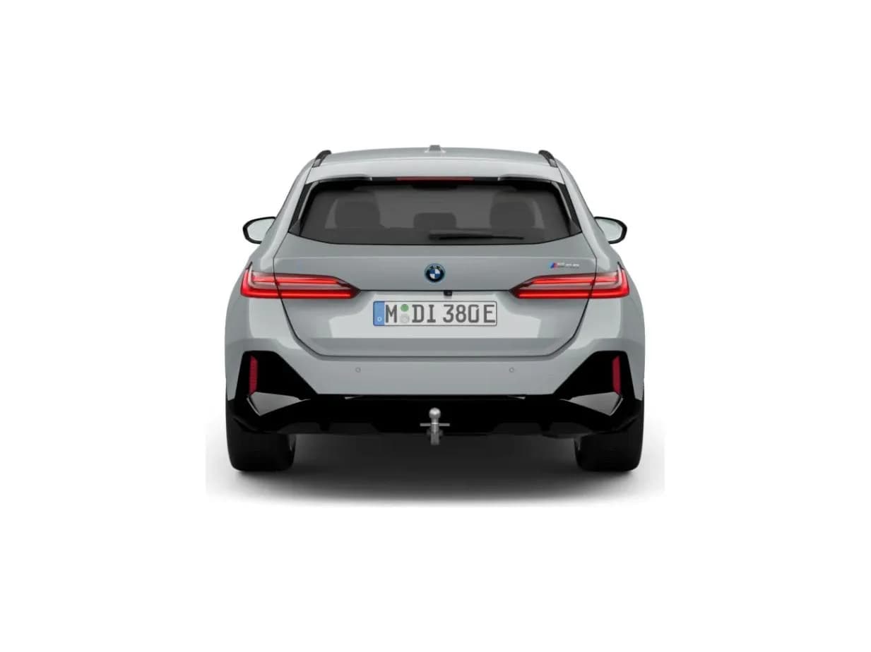 BMW Seria 5 Touring i5 M60 xDrive — zdjęcie 4