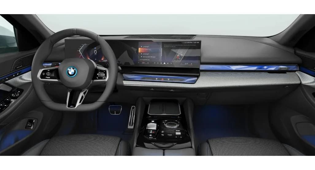 BMW Seria 5 Sedan 550e xDrive M Sport — zdjęcie 5