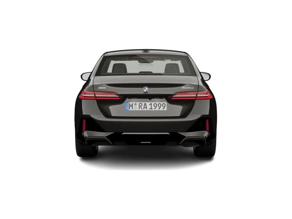BMW Seria 5 Sedan 520d xDrive — zdjęcie 4