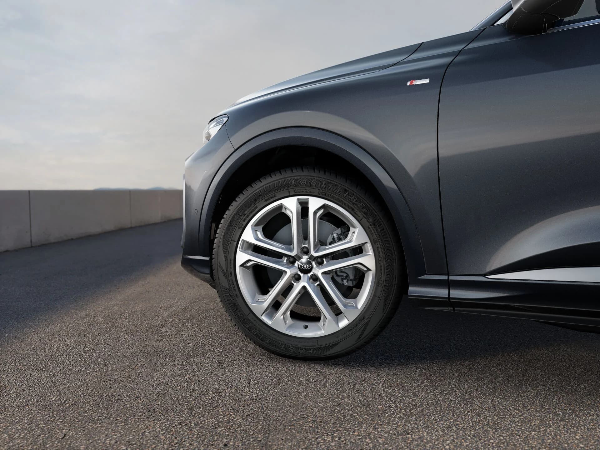 Audi Q5 TFSI — zdjęcie 3