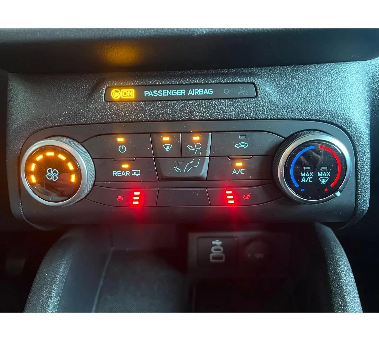 Ford Kuga Trend 1.5 — zdjęcie 9