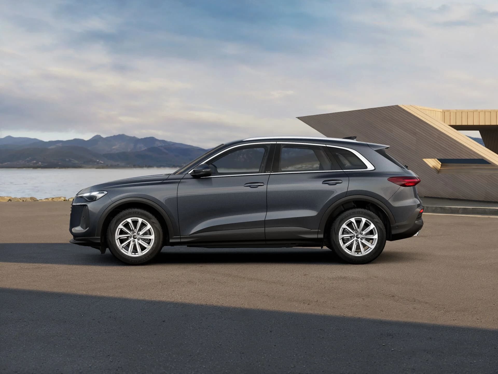 Audi Q5 TFSI — zdjęcie 2