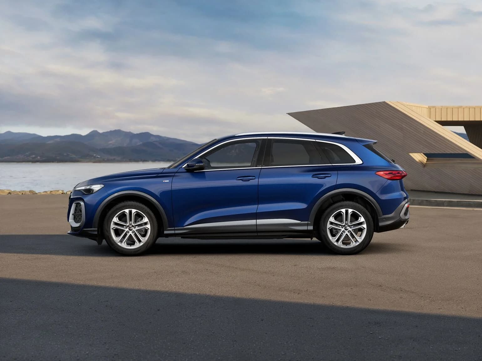 Audi Q5 TFSI quattro — zdjęcie 3