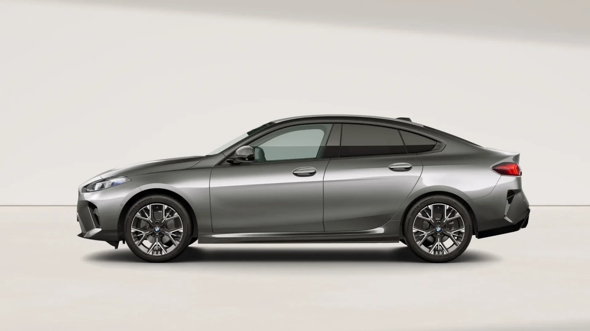 BMW Seria 2 Gran Coupe 220i — zdjęcie 3
