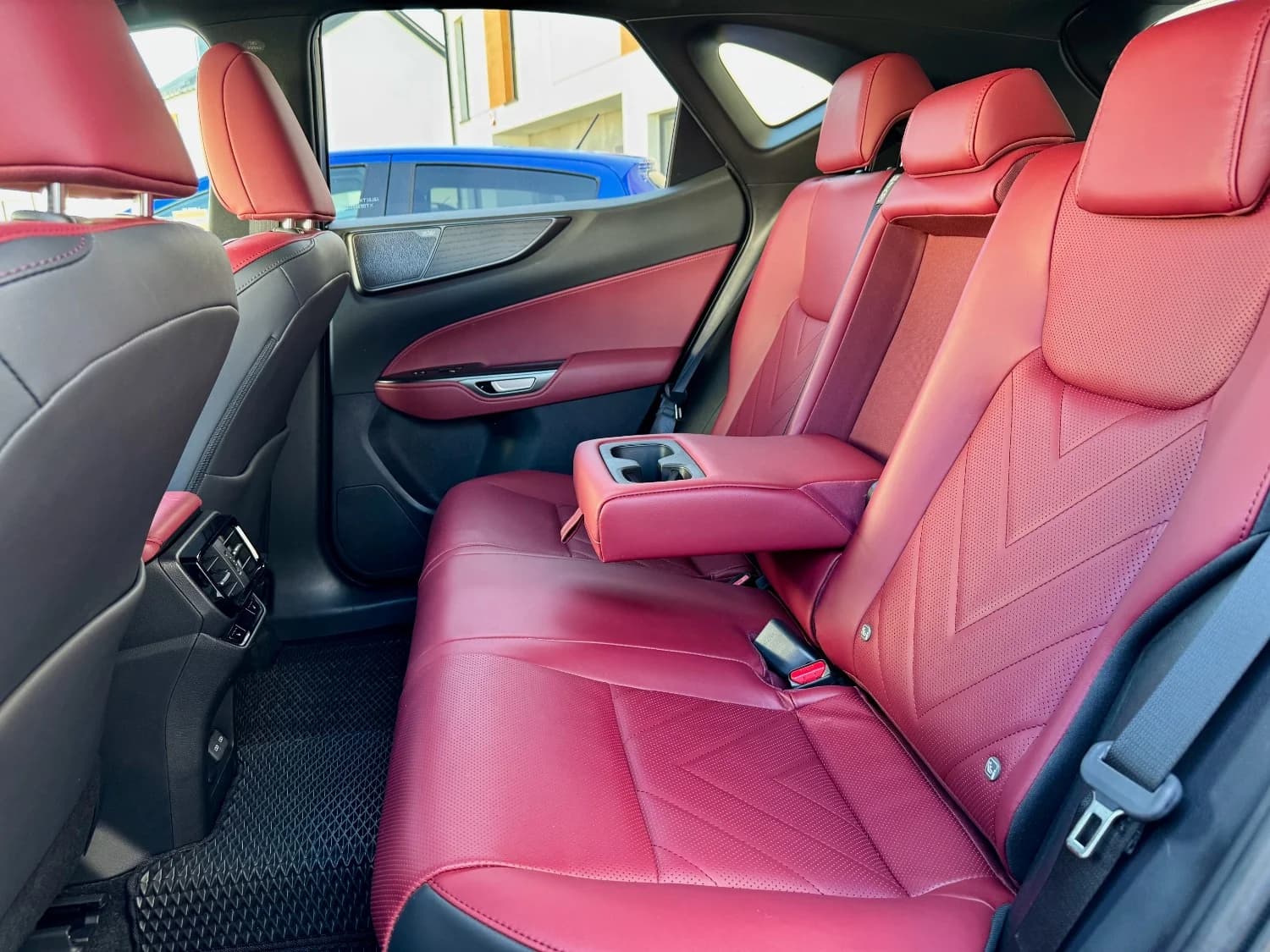 Lexus NX 350h Omotenashi AWD CVT — zdjęcie 15