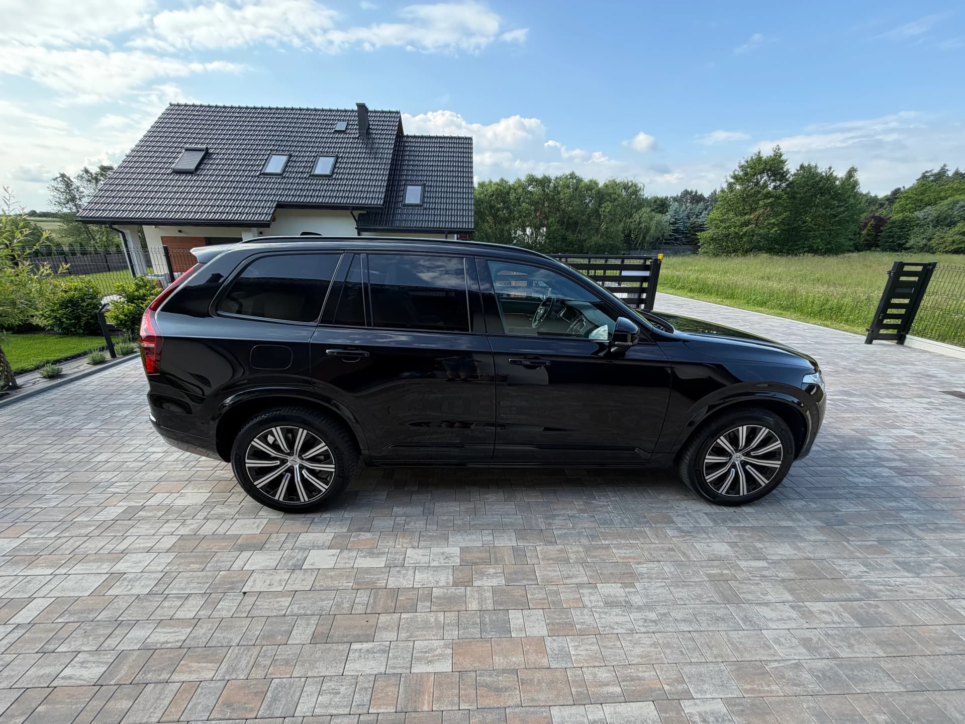 Volvo XC90 Plus — zdjęcie 15