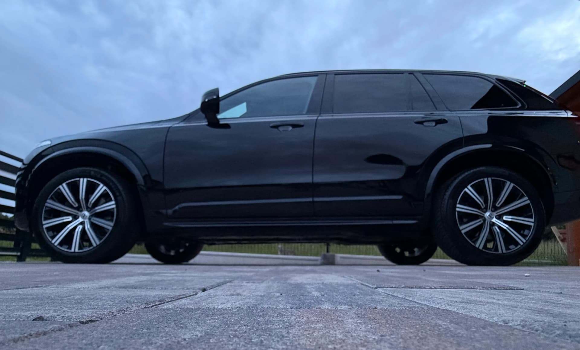 Volvo XC90 Plus — zdjęcie 14
