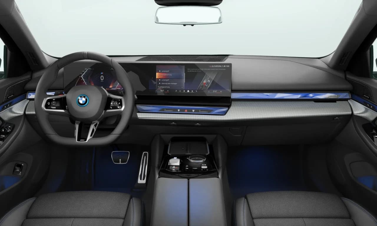 BMW Seria 5 Sedan 550e xDrive M Sport — zdjęcie 5