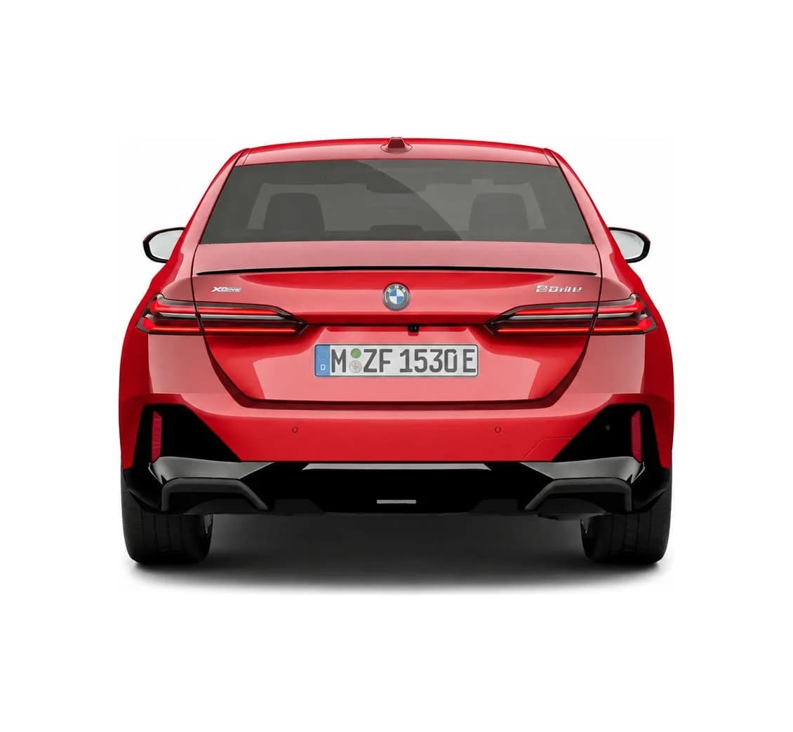 BMW Seria 5 Sedan 550e xDrive M Sport — zdjęcie 5