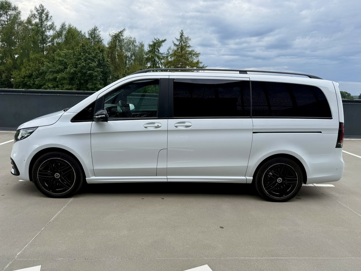 Mercedes-Benz V-Class V300d 4MATIC — zdjęcie 5