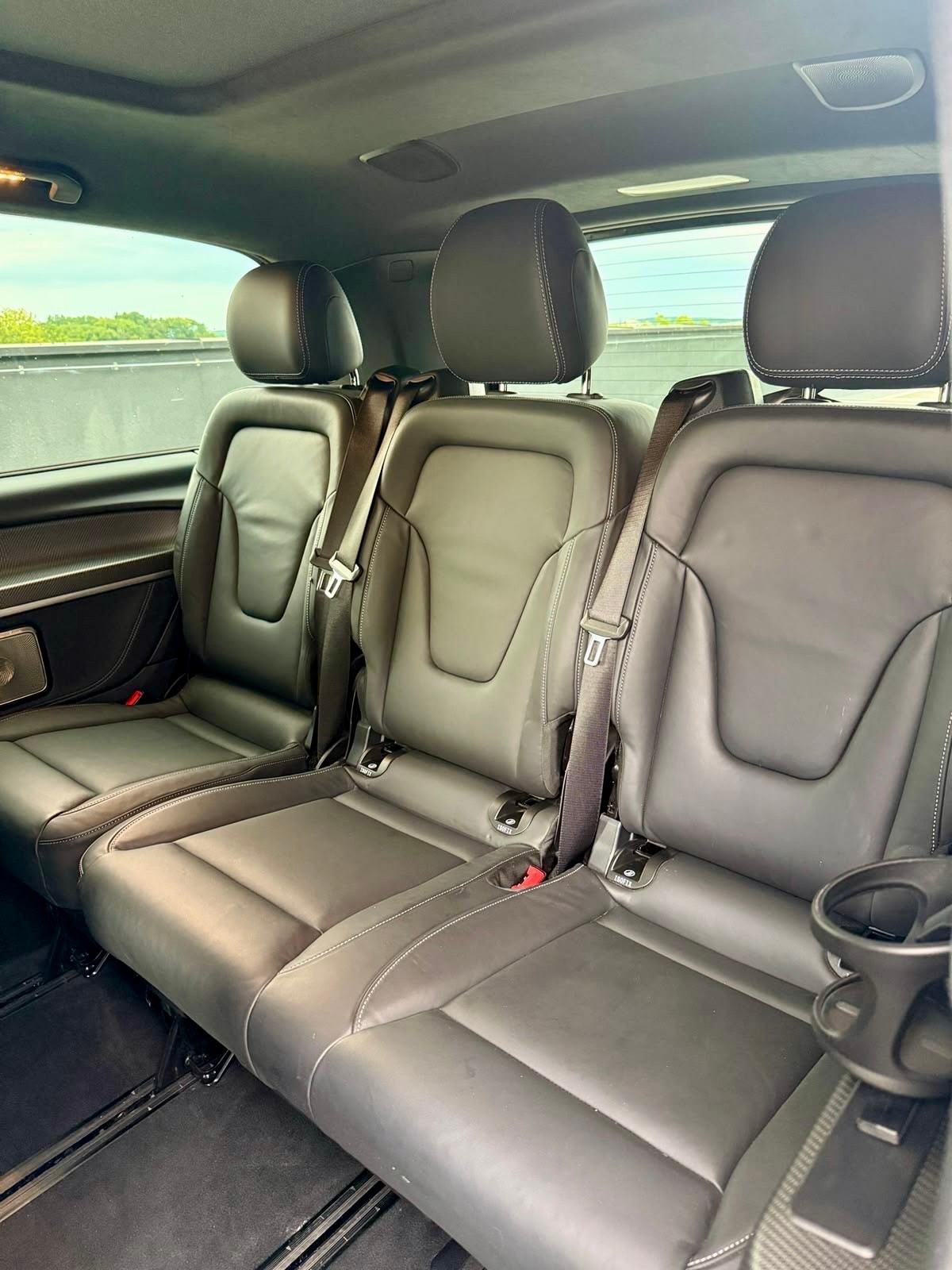Mercedes-Benz V-Class V300d 4MATIC — zdjęcie 10