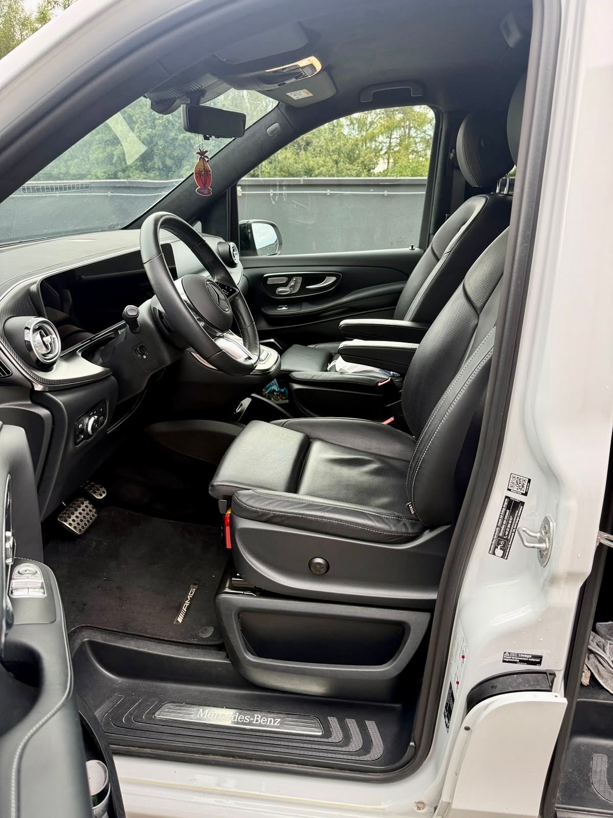 Mercedes-Benz V-Class V300d 4MATIC — zdjęcie 14