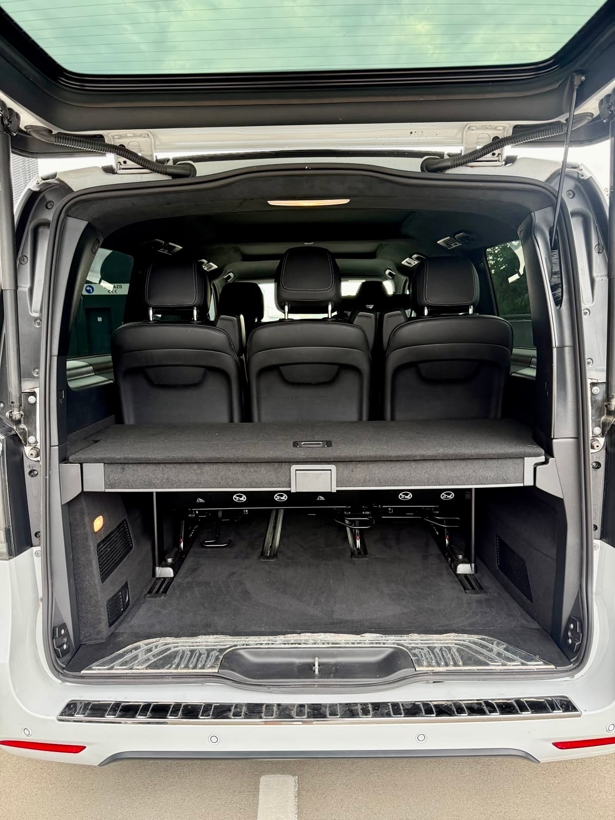 Mercedes-Benz V-Class V300d 4MATIC — zdjęcie 15