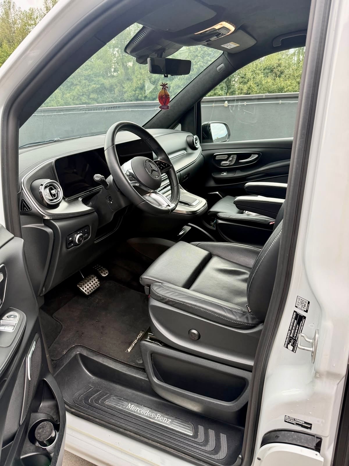 Mercedes-Benz V-Class V300d 4MATIC — zdjęcie 16