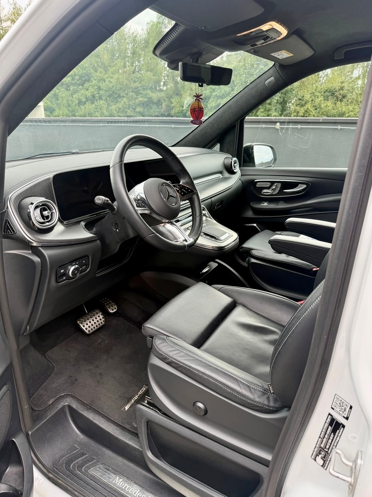 Mercedes-Benz V-Class V300d 4MATIC — zdjęcie 11