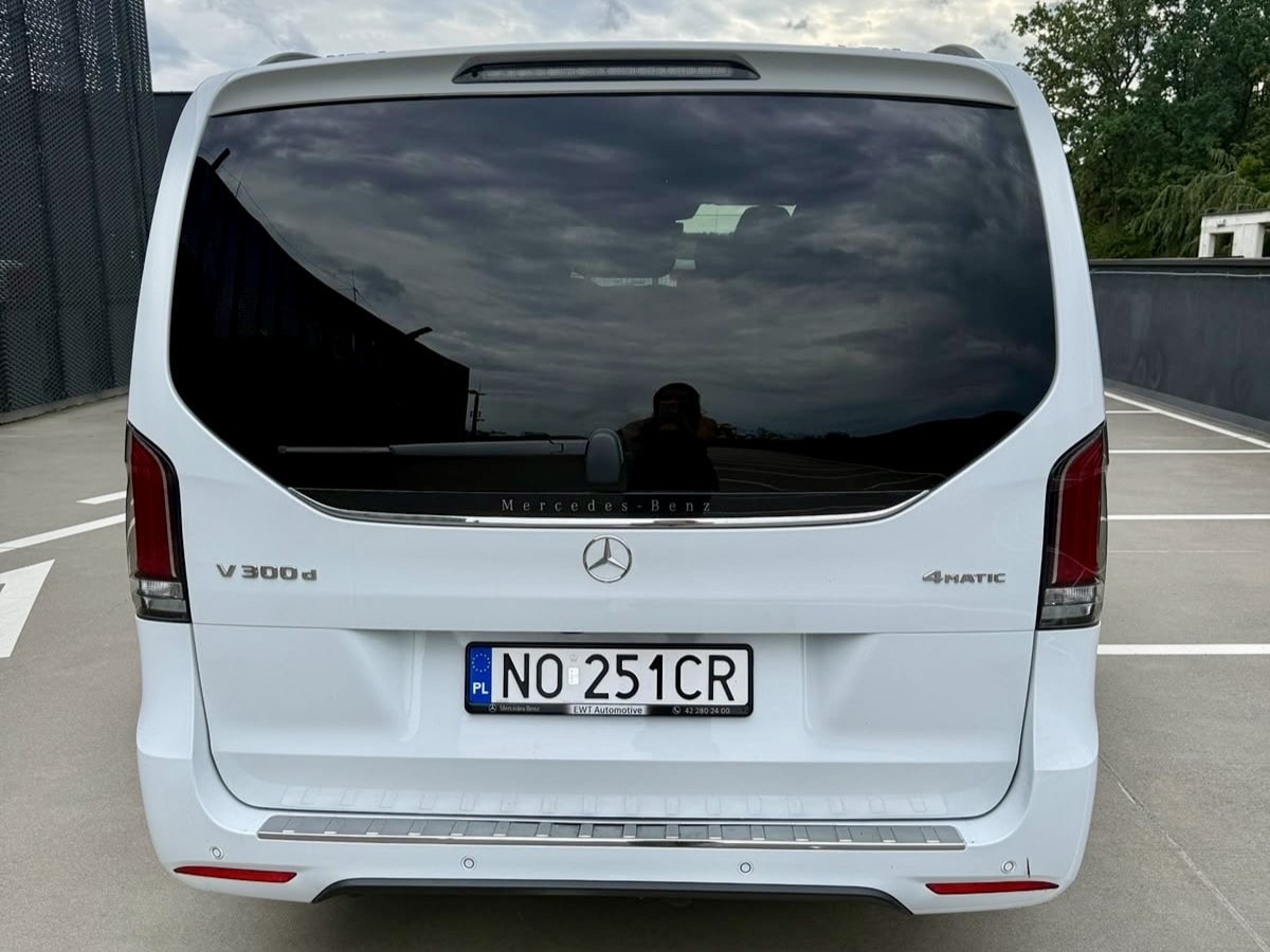 Mercedes-Benz V-Class V300d 4MATIC — zdjęcie 4