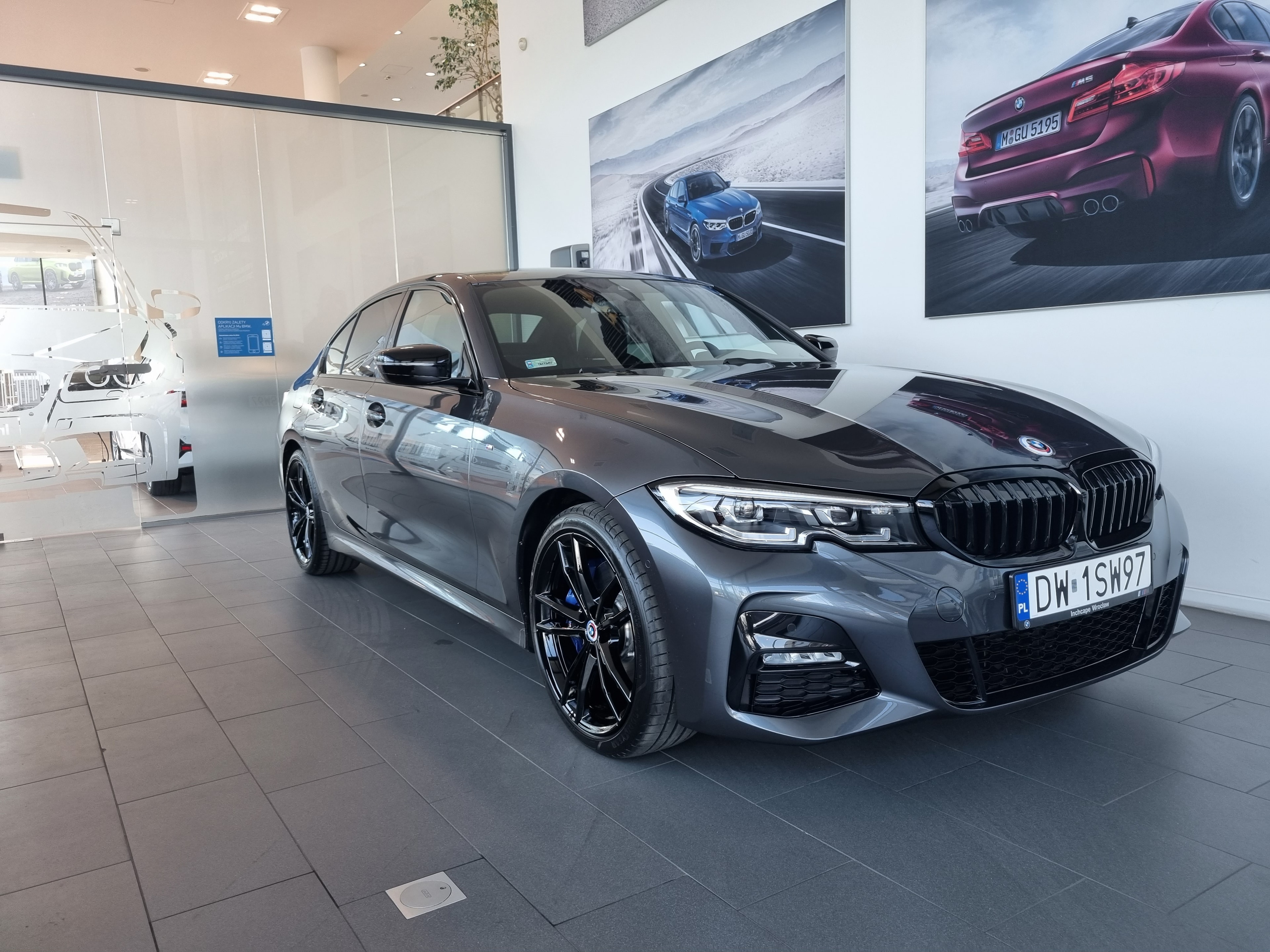 BMW Seria 3 Sedan 330i xDrive M Sport — zdjęcie 2