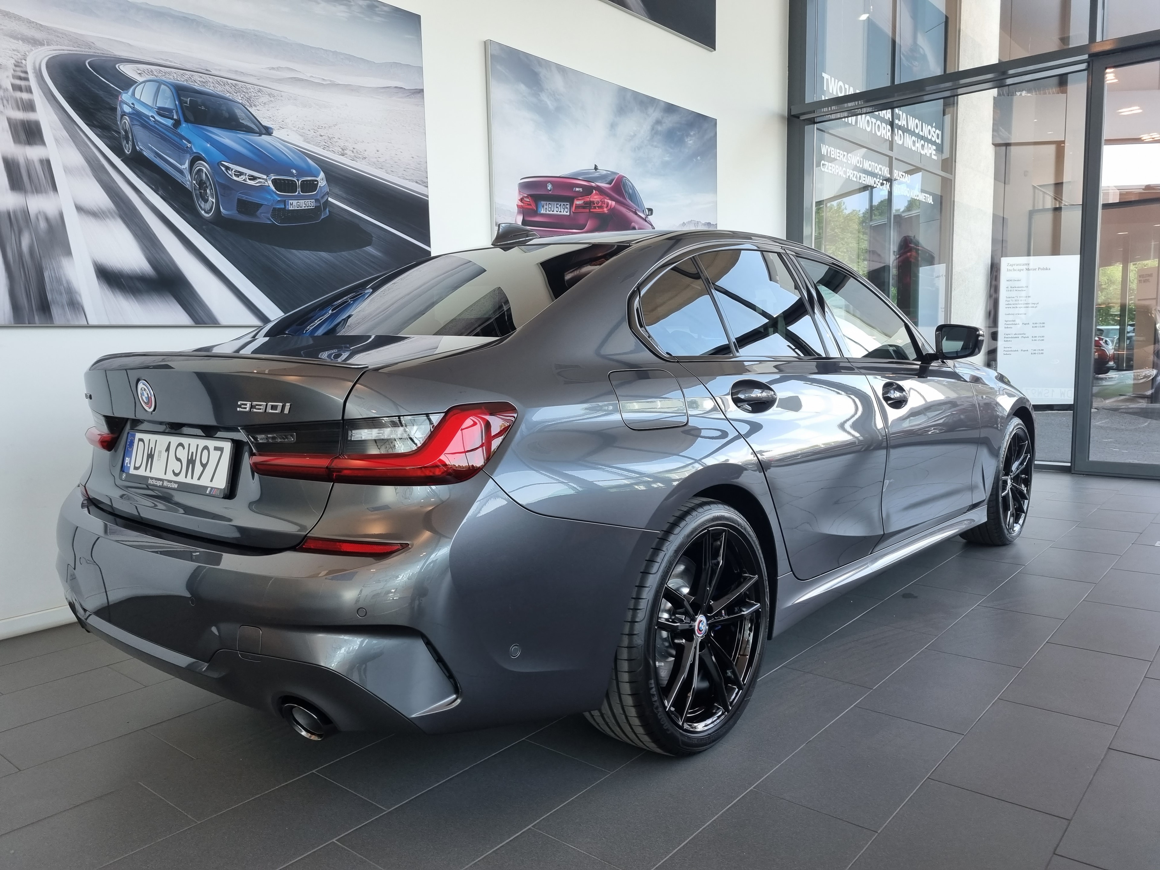 BMW Seria 3 Sedan 330i xDrive M Sport — zdjęcie 3